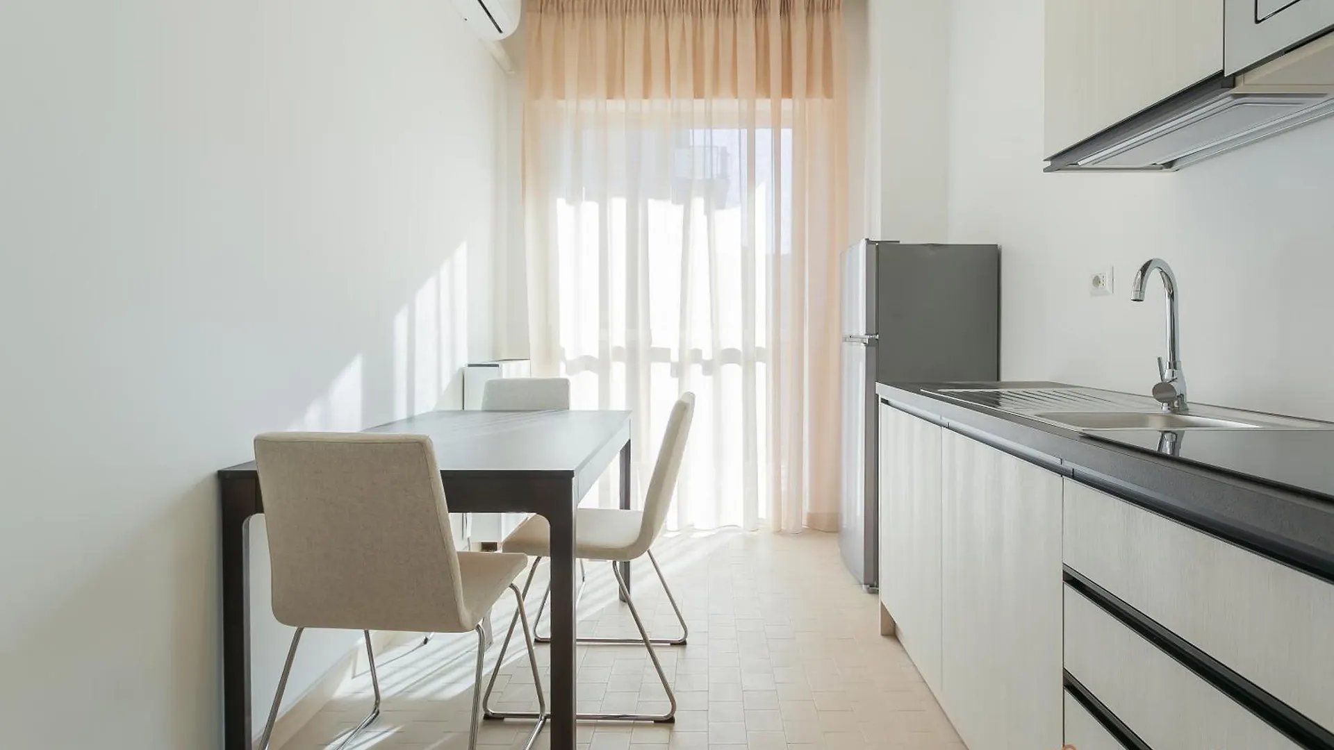 Fifty-One Guesthouse By Apulia Accommodation 巴里