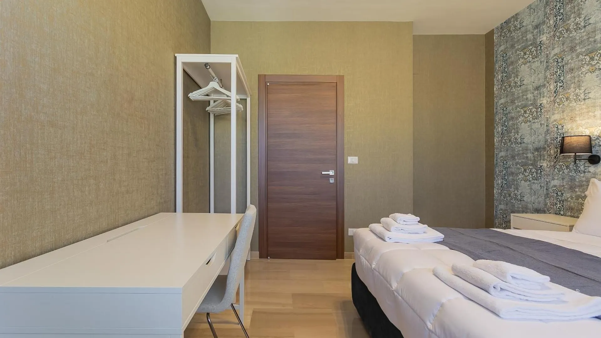 Fifty-One Guesthouse By Apulia Accommodation 巴里 招待所