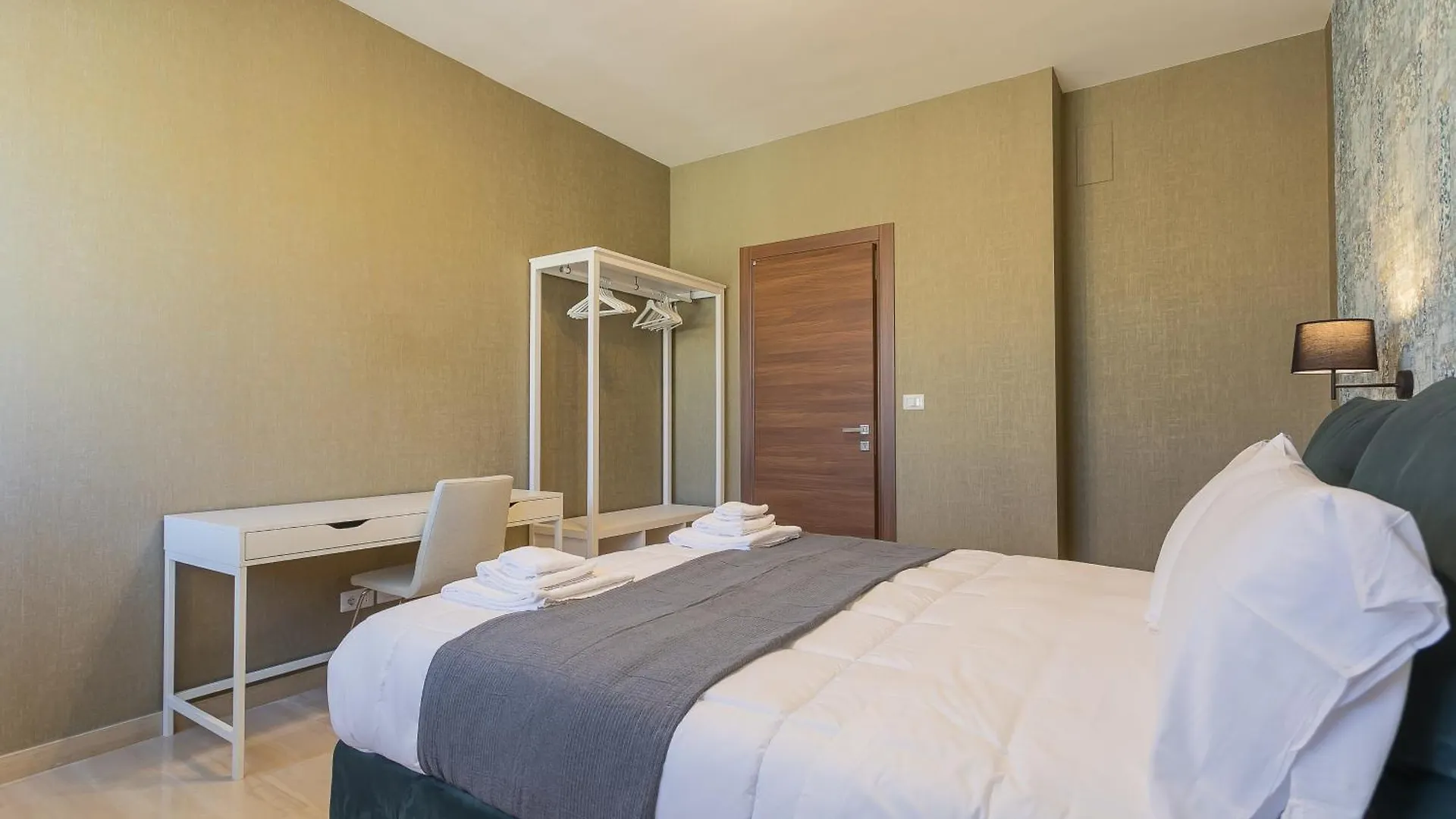 Fifty-One Guesthouse By Apulia Accommodation Bari Italy
